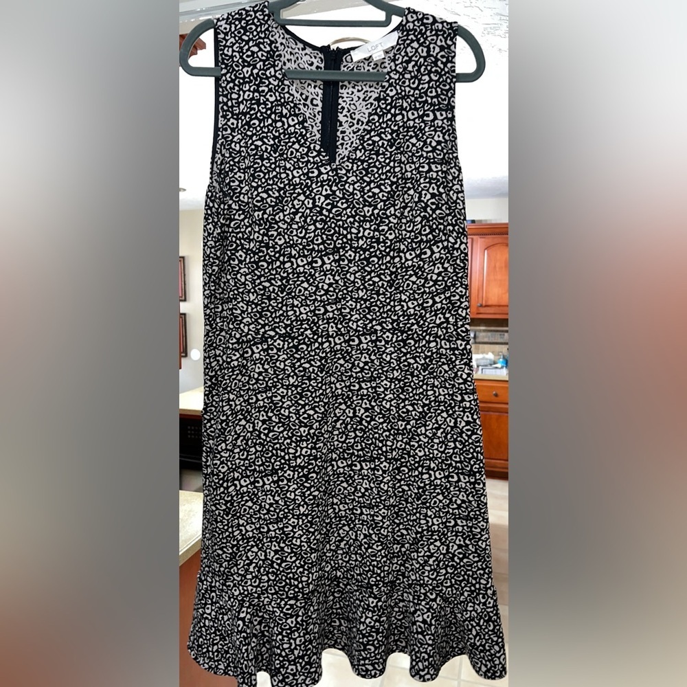 Loft Animal Print V Neck Ruffle Bottom Dress with Pockets